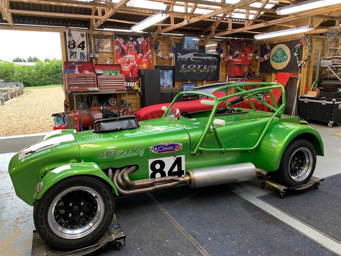 caterham-hayabusa-brand-new-race-car-270-bhp