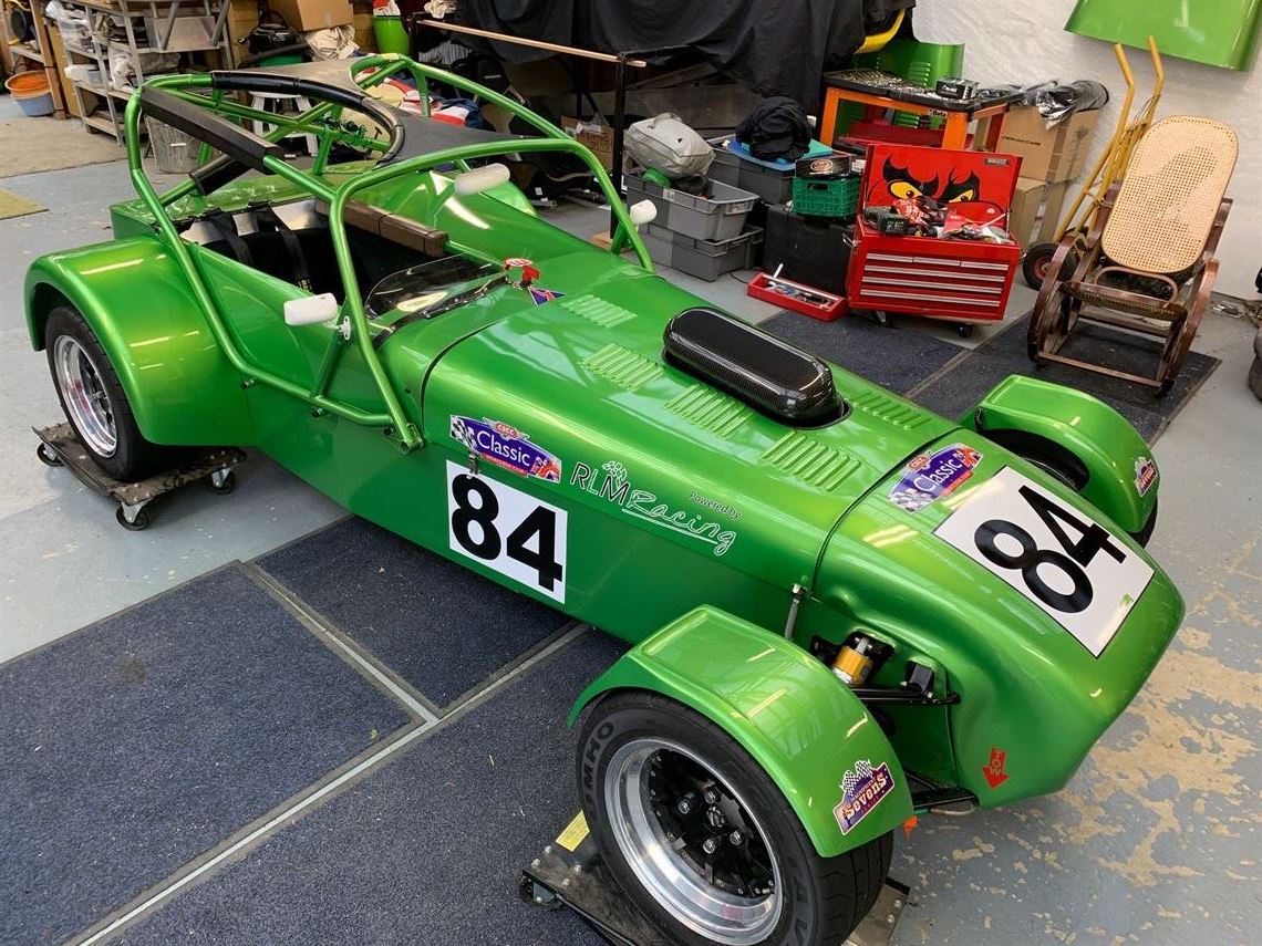 caterham-hayabusa-brand-new-race-car-270-bhp
