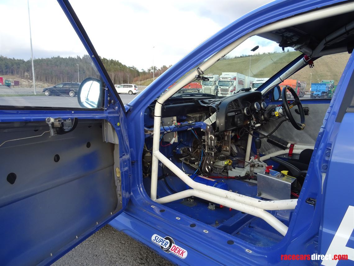 mitsubishi-evo6-racecar