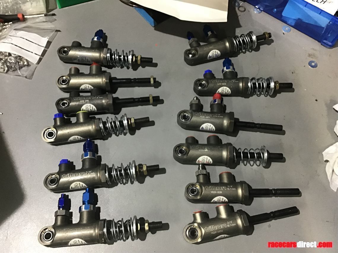 x8-tilton-77-series-master-cylinders