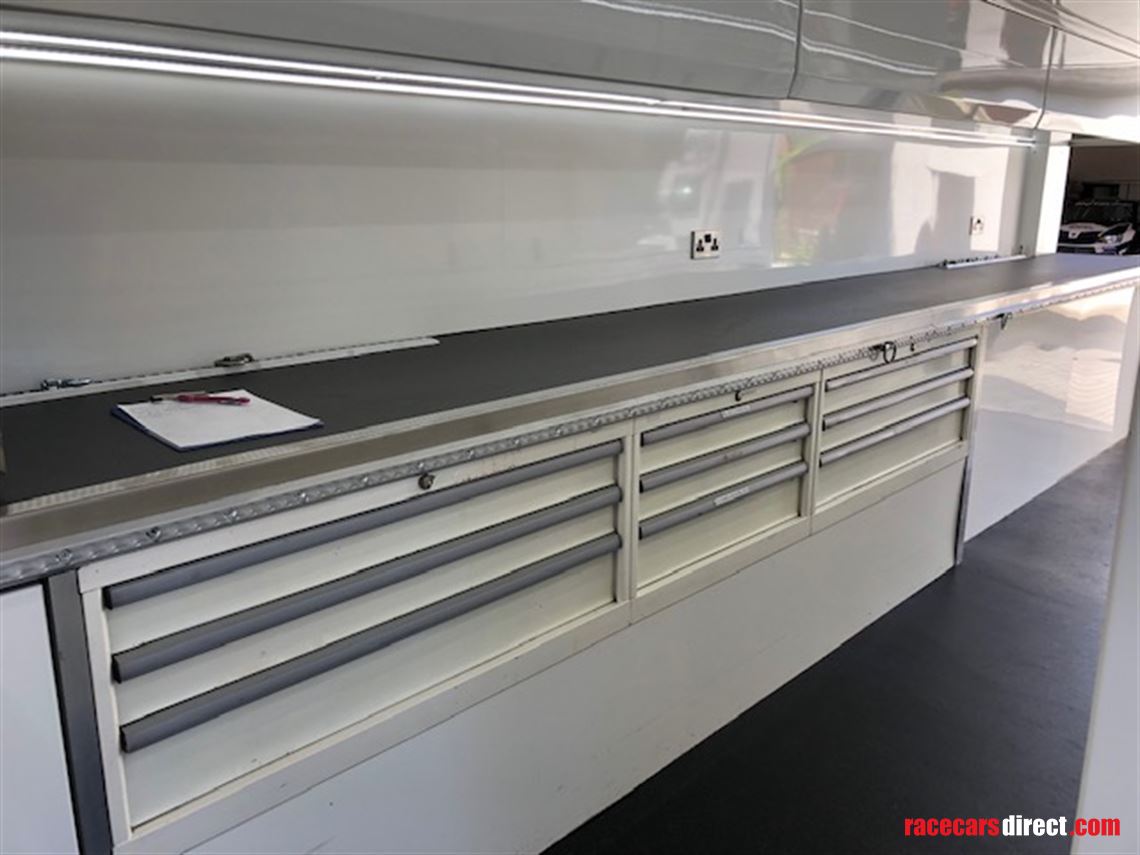 hopkins-motorsport-race-trailer-and-truck