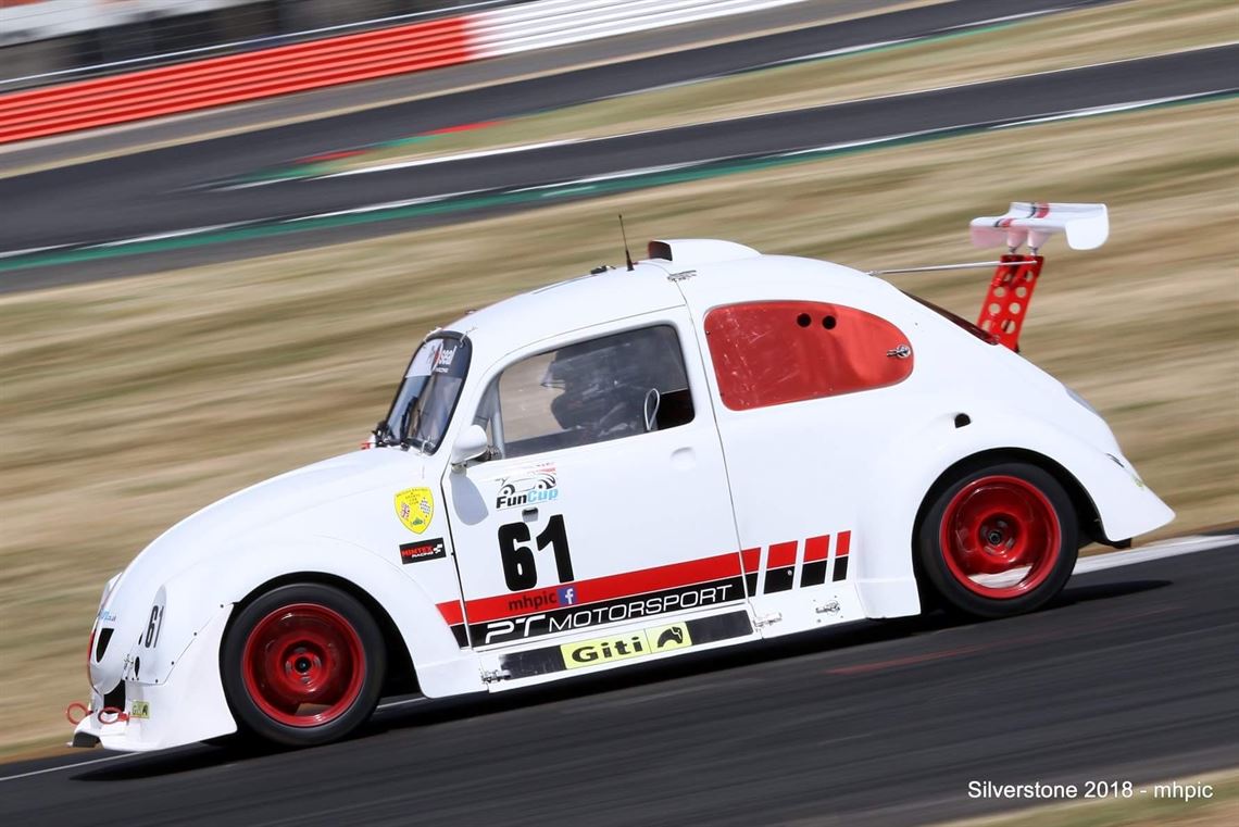 funcup-evo-1-race-car