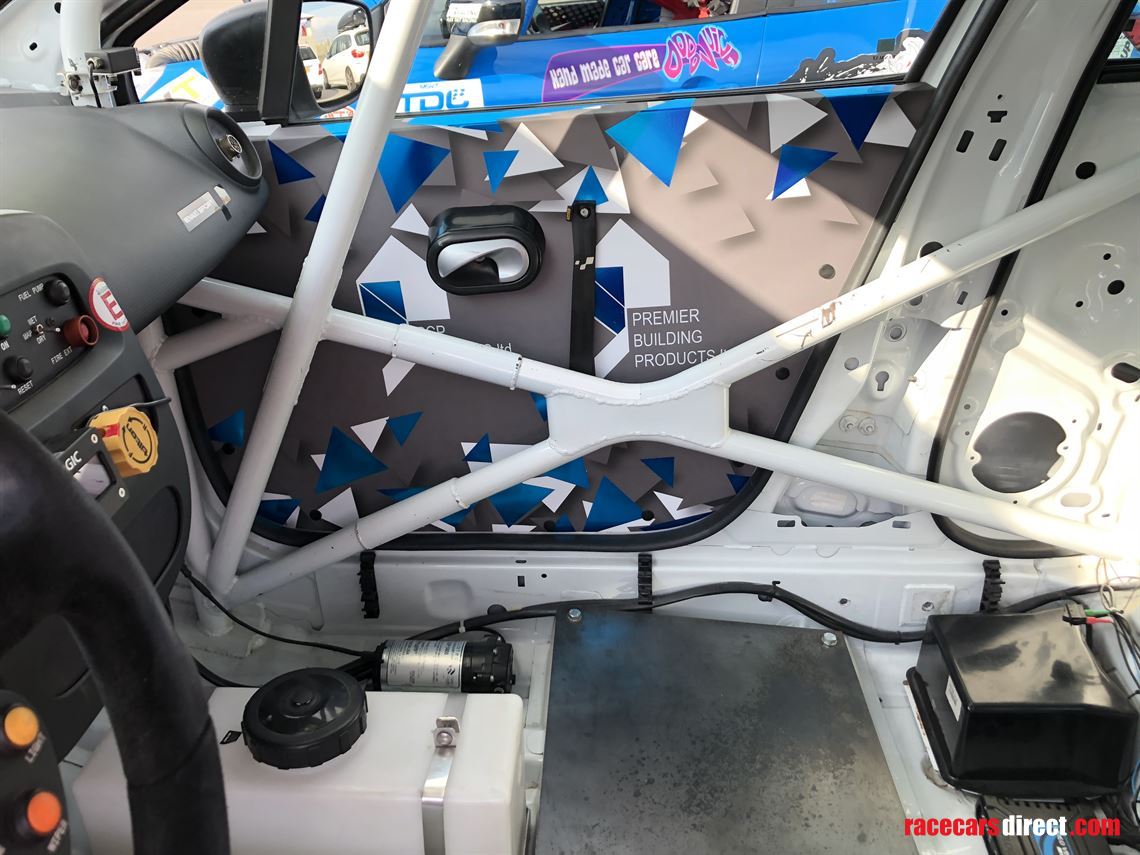 renault-clio-cup-2015-generation-4-race-car-f