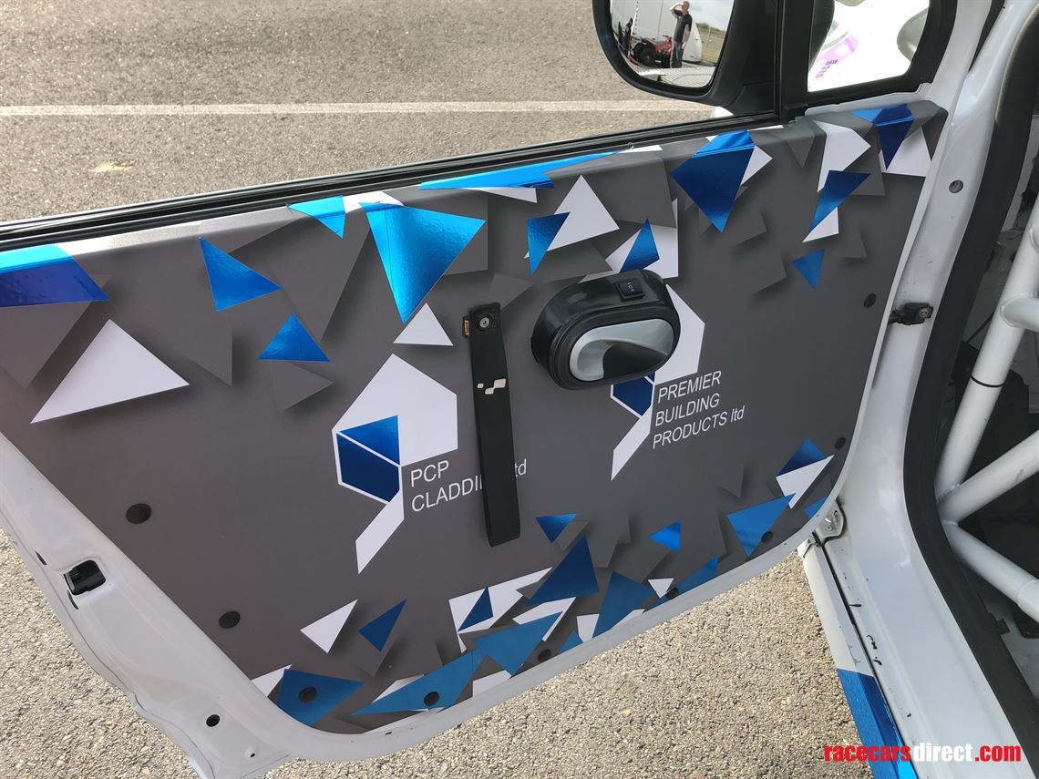 renault-clio-cup-2015-generation-4-race-car-f