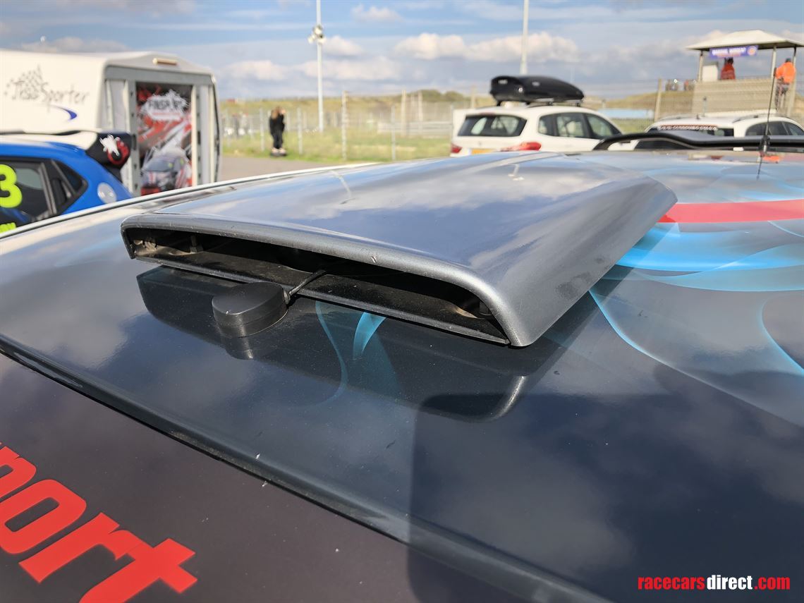 renault-clio-cup-2015-generation-4-race-car-f