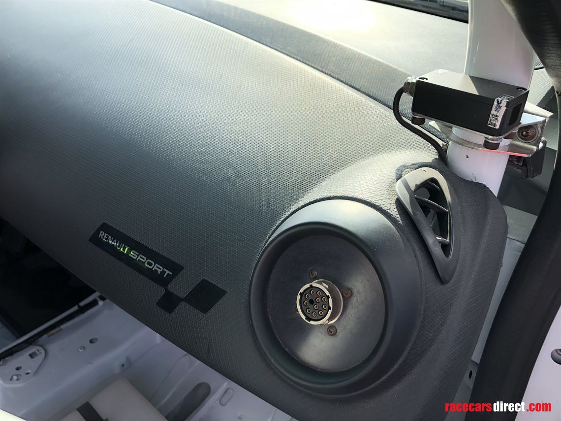 renault-clio-cup-2015-generation-4-race-car-f