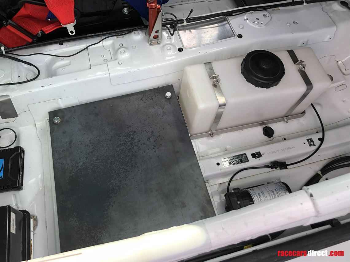 renault-clio-cup-2015-generation-4-race-car-f