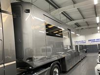 2018-luxury-race-transporter-with-large-day-l