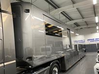 2018-luxury-race-transporter-with-large-day-l