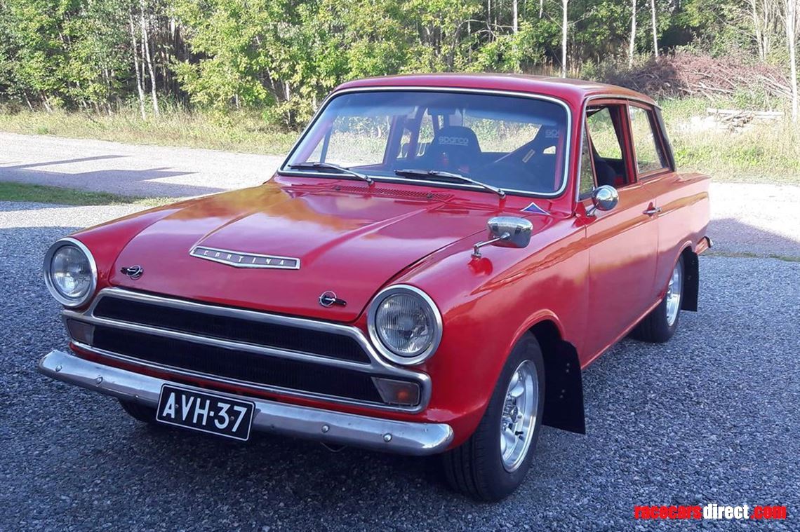 ford-cortina-gt-replica