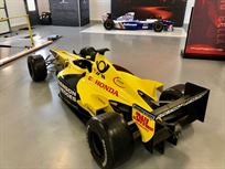 formula-one-jordan-ej11-show-car