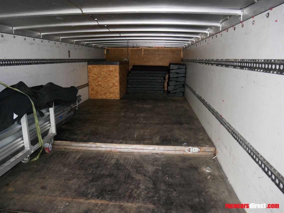 3-car-transporter-with-living