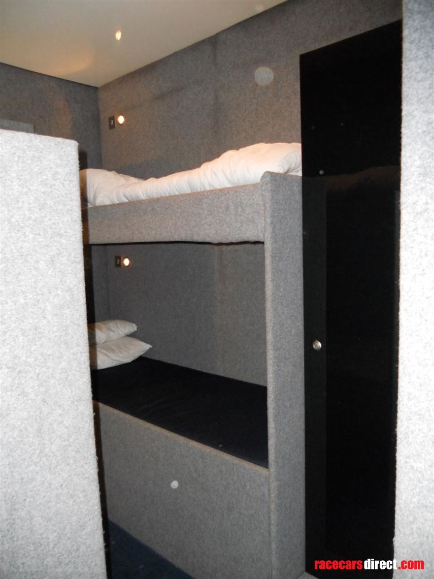 3-car-transporter-with-living