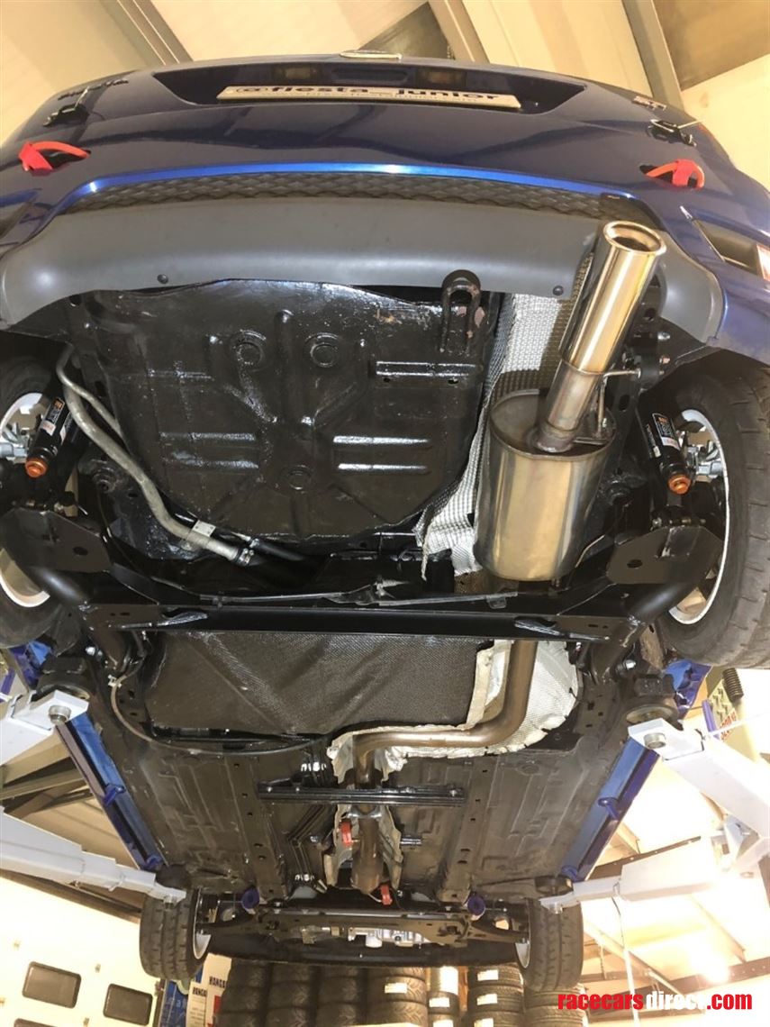 ford-fiesta-st150-race-car-and-spares-ready-f