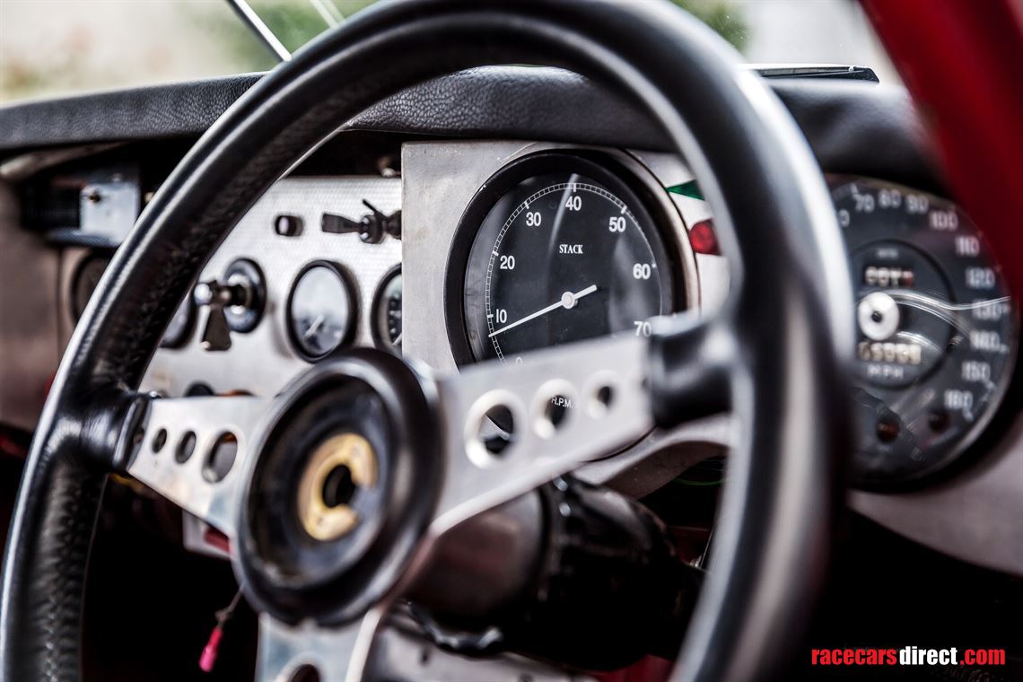 jaguar-e-type-semi-lightweight