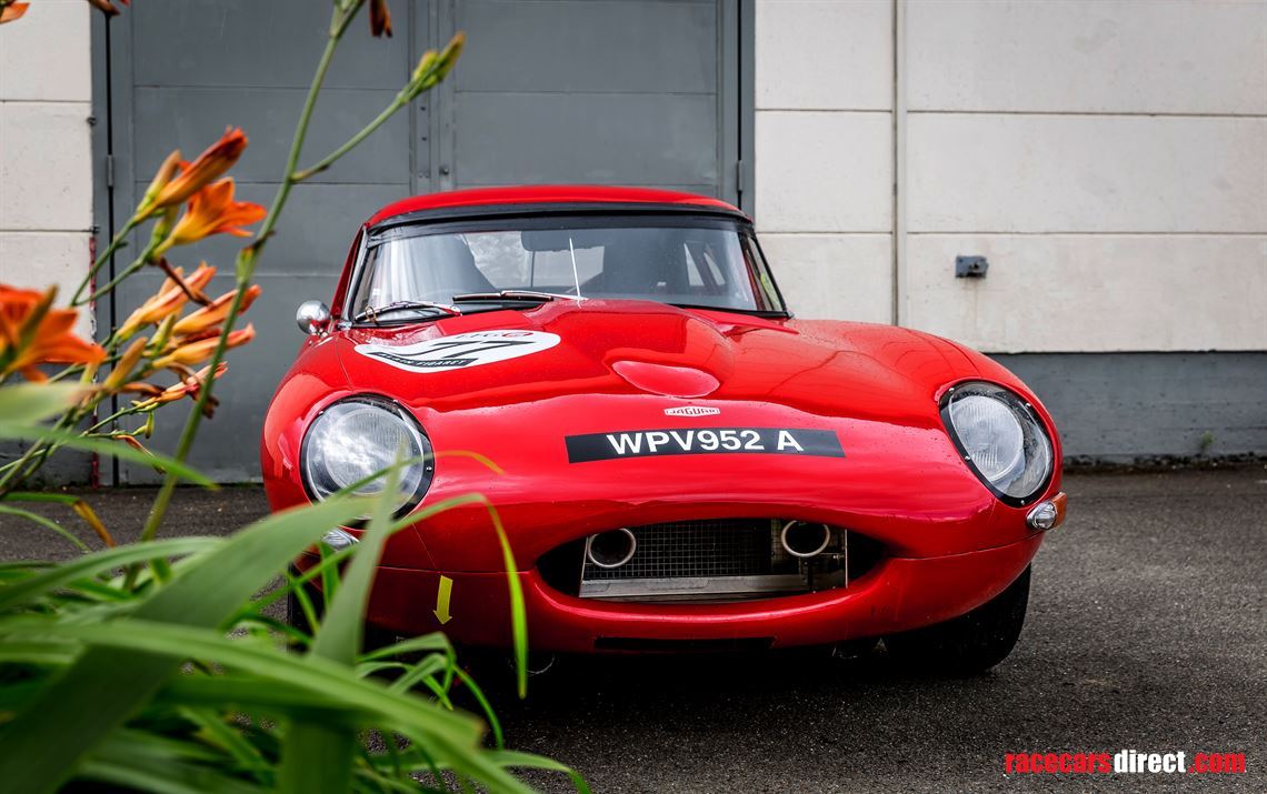 jaguar-e-type-semi-lightweight