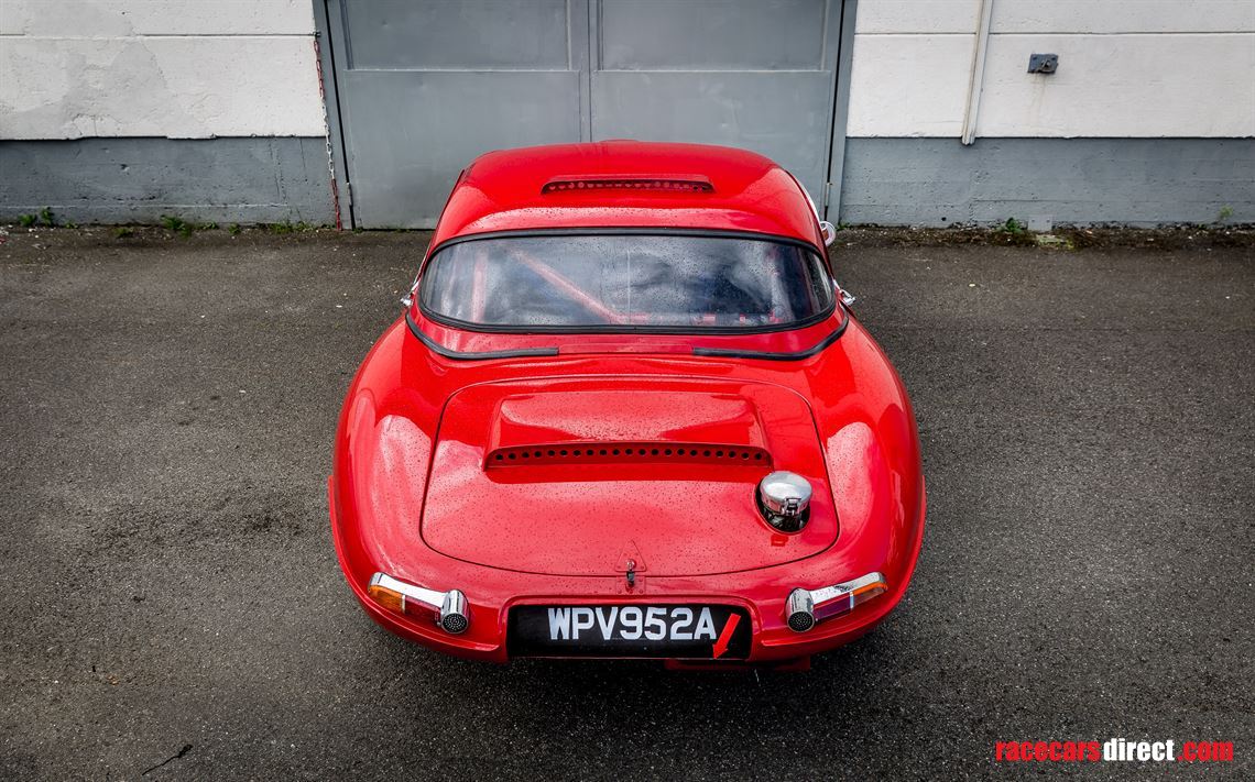 jaguar-e-type-semi-lightweight