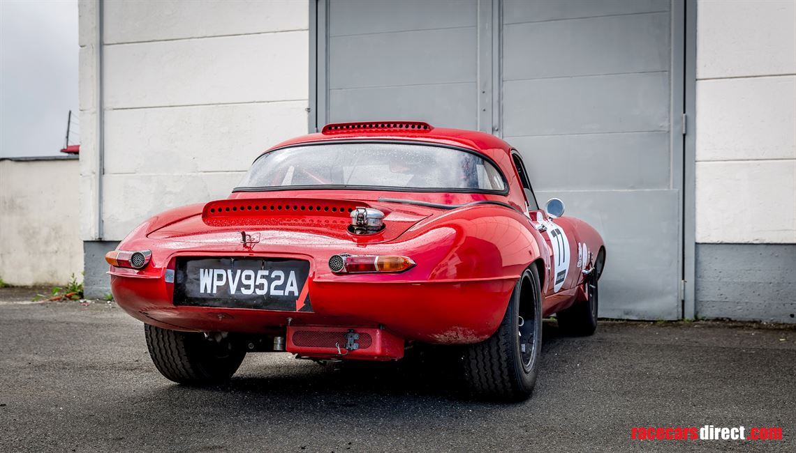 jaguar-e-type-semi-lightweight