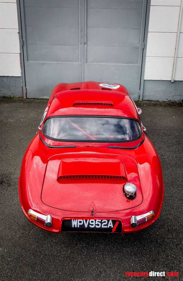 jaguar-e-type-semi-lightweight