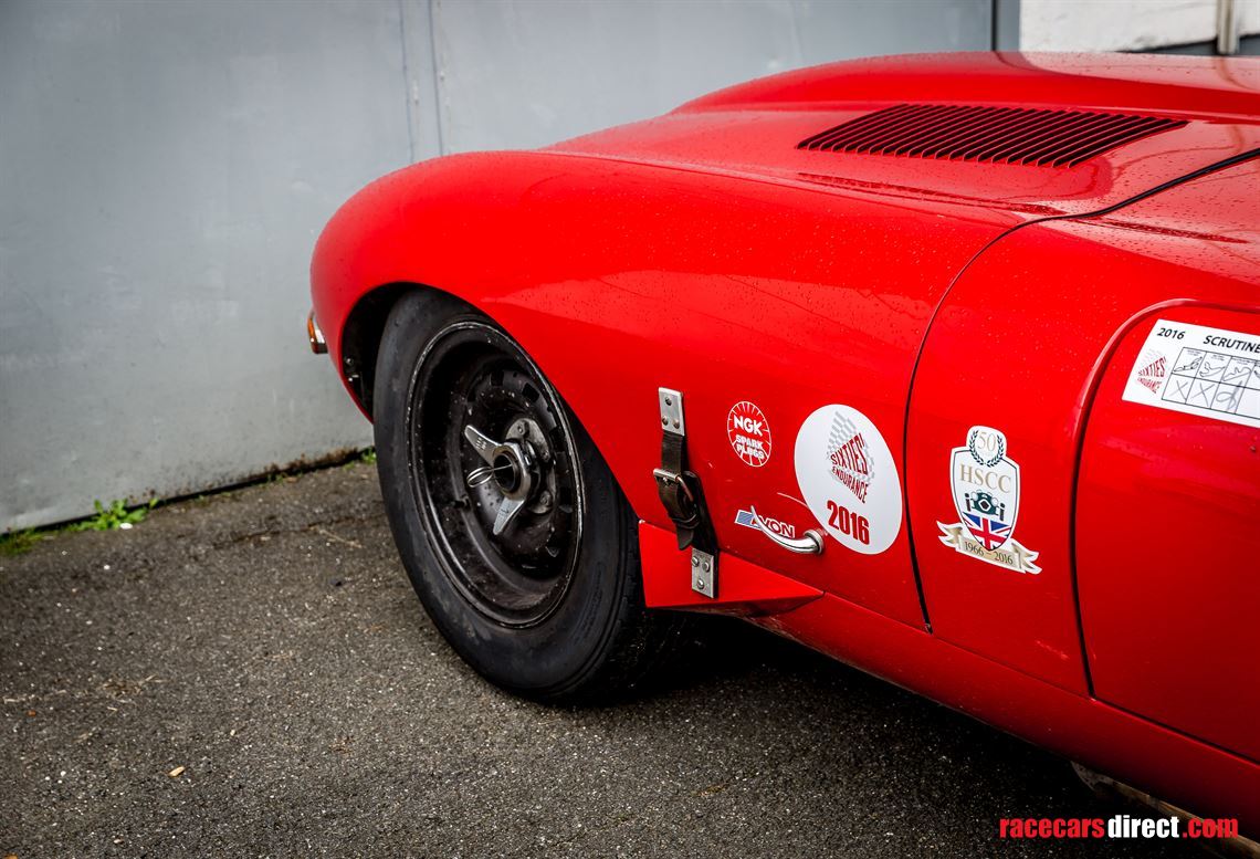 jaguar-e-type-semi-lightweight