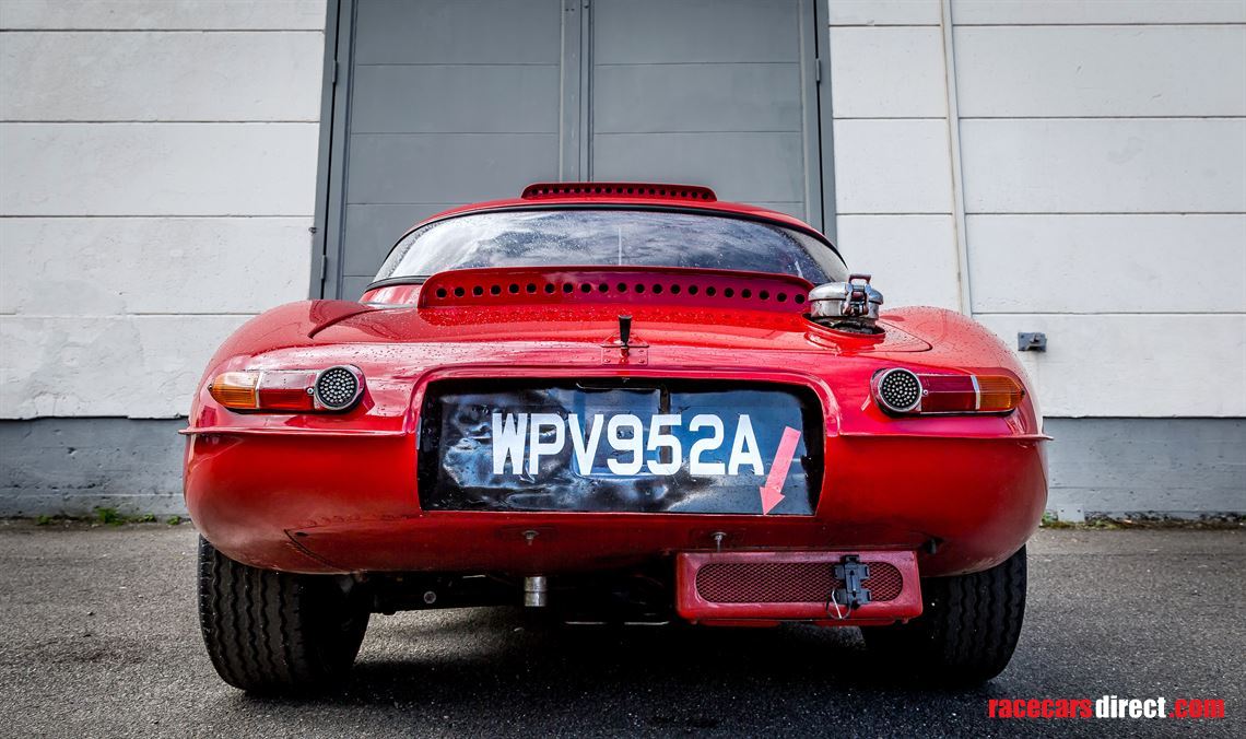 jaguar-e-type-semi-lightweight