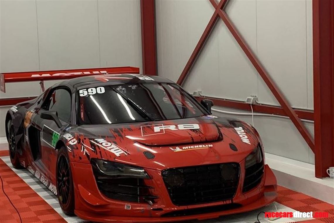 audi-r8