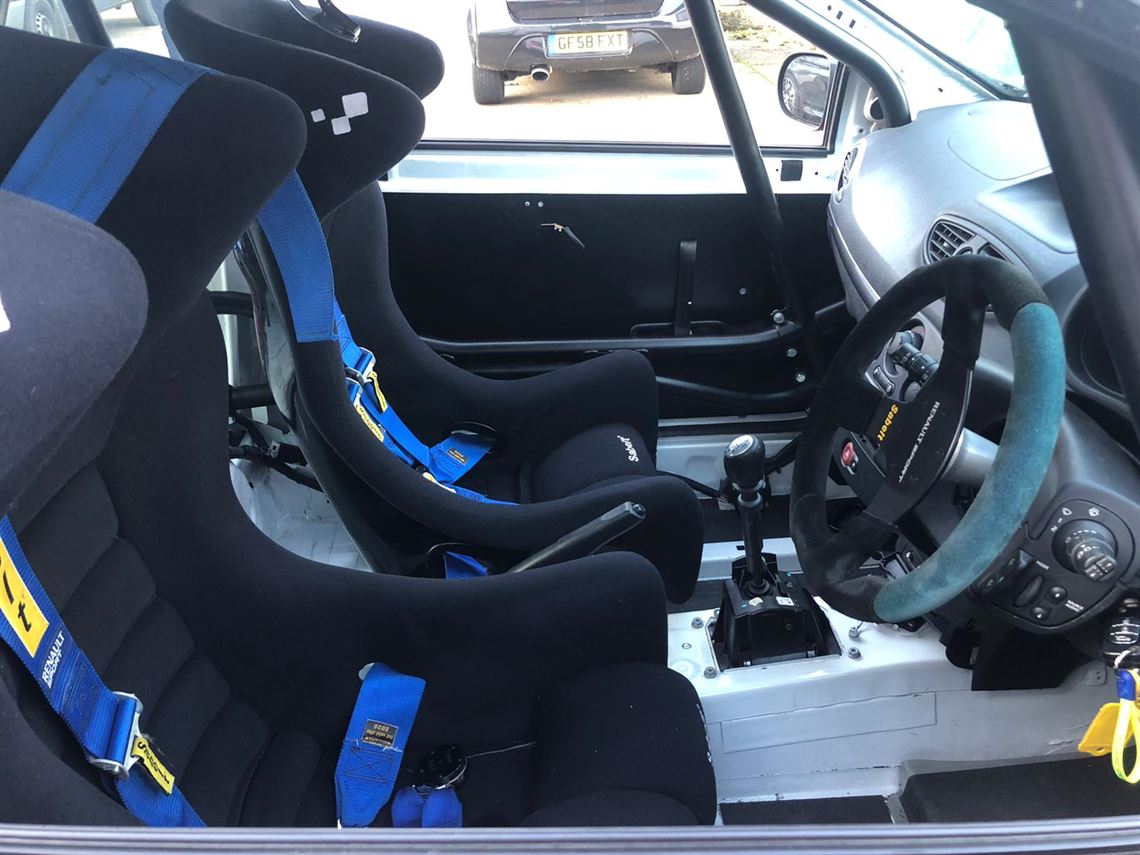 renault-clio-rs200-track-race-car