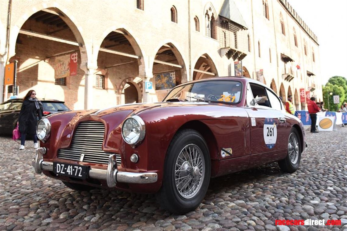 aston-martin-db24-rhd