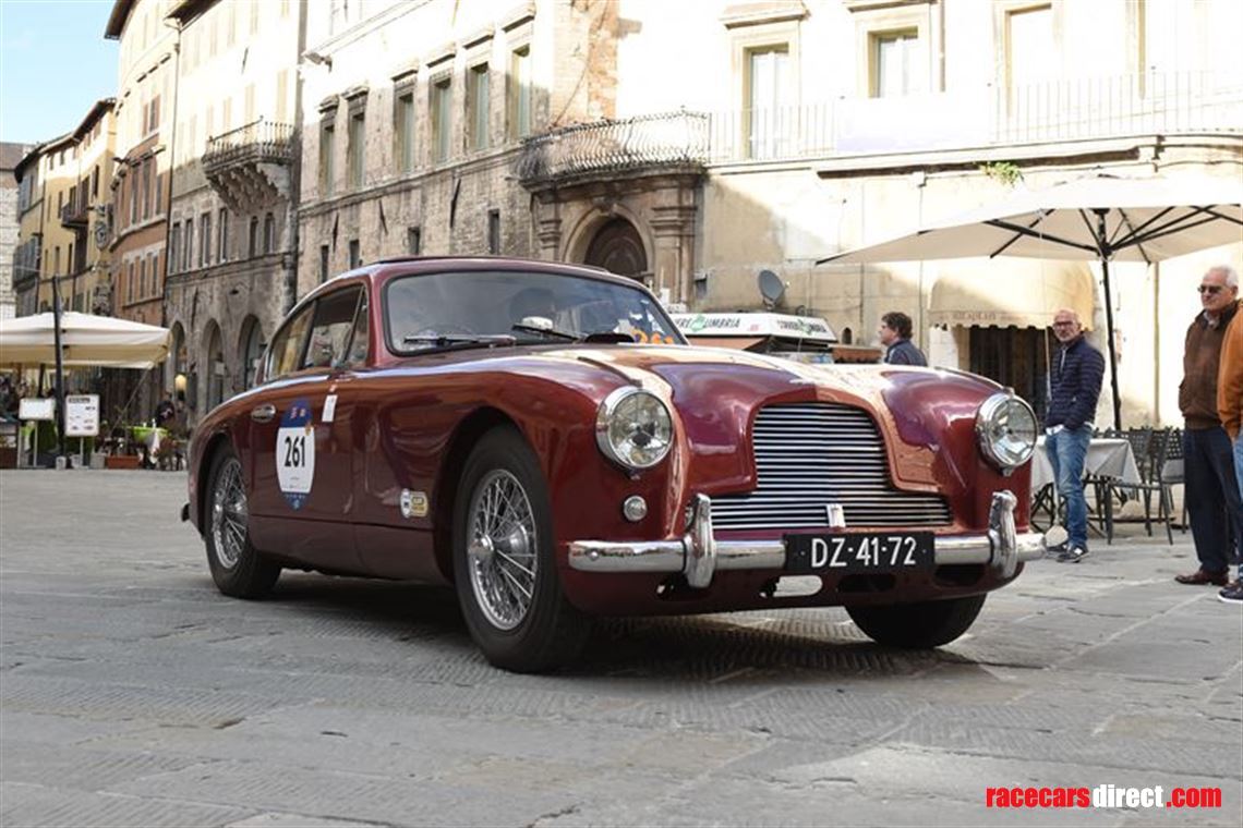 aston-martin-db24-rhd