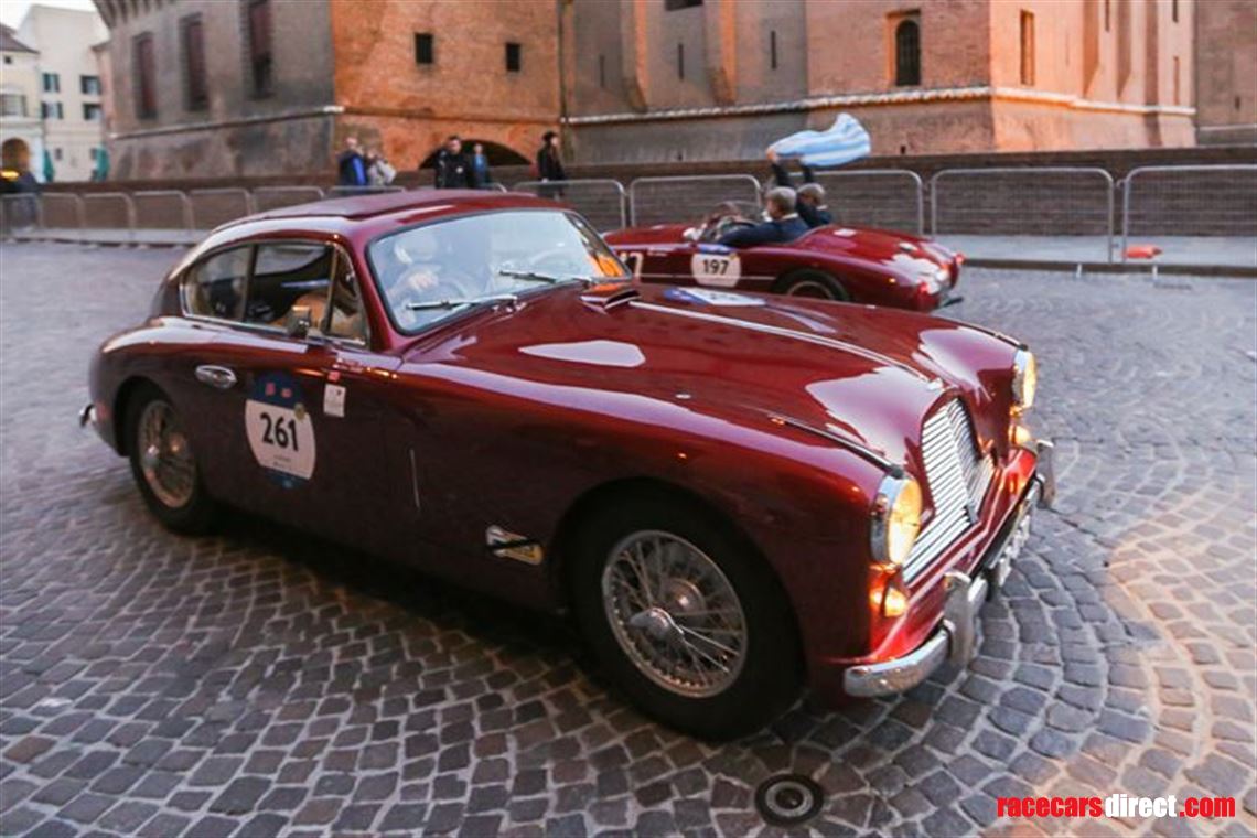 aston-martin-db24-rhd