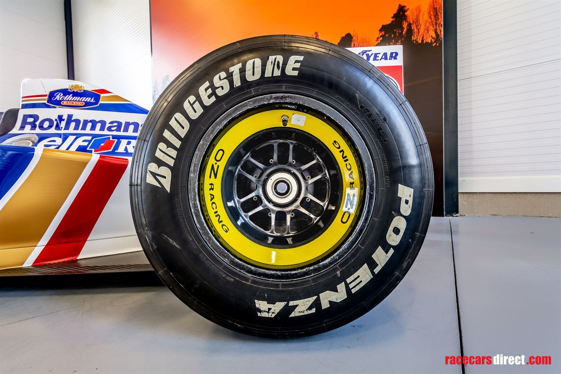 rothmans-f1-williams-fw17-original-show-car