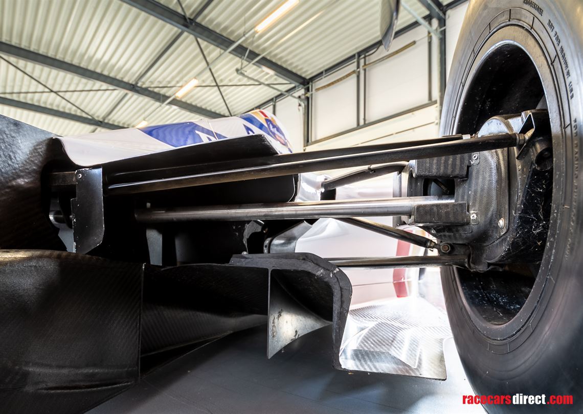 rothmans-f1-williams-fw17-original-show-car