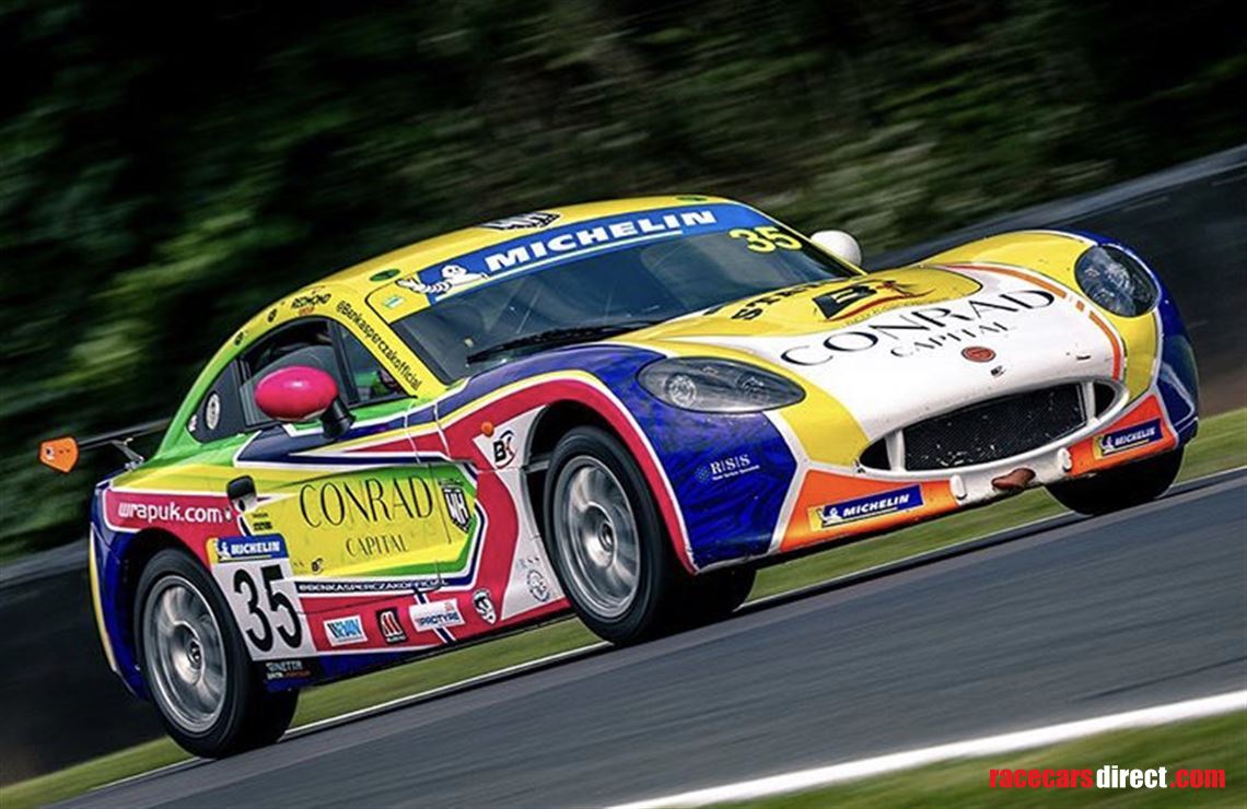 mid-2019-ginetta-g40-junior-with-large-spares