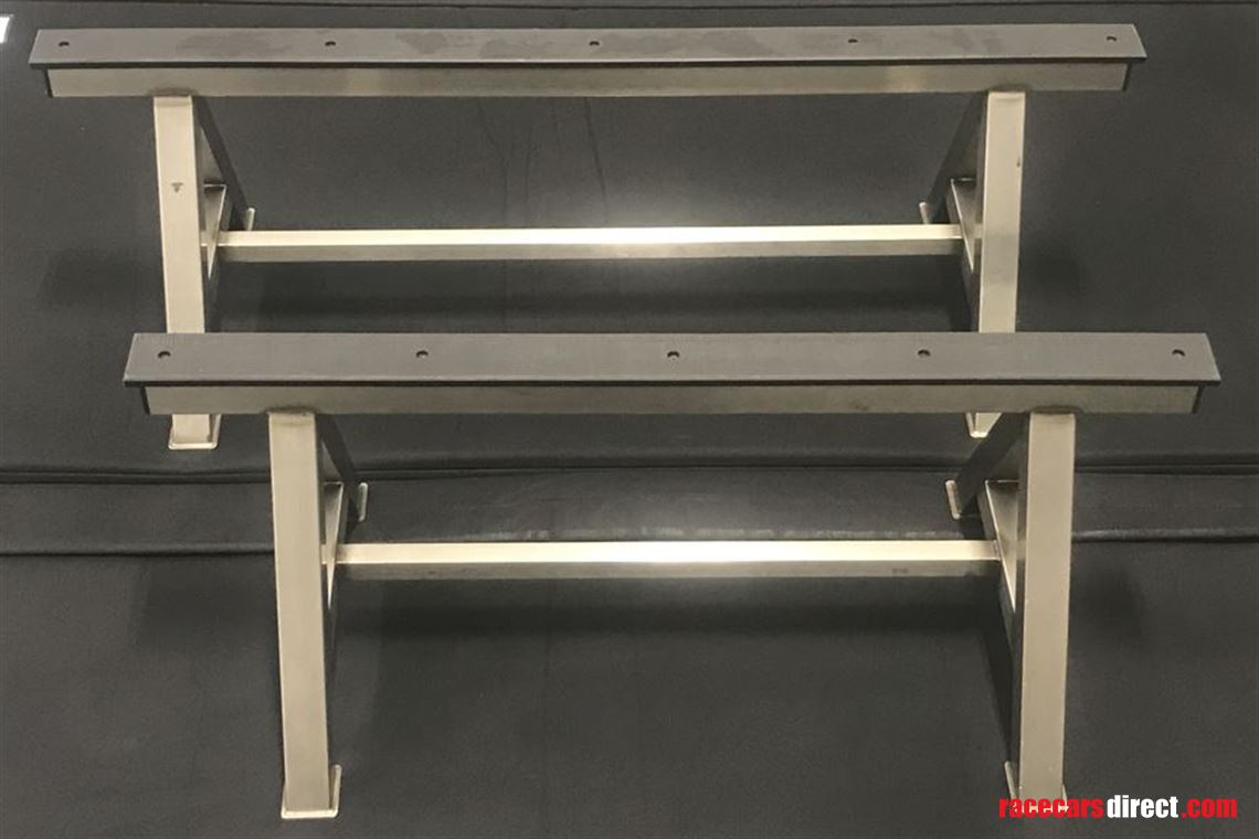 low-chassis-stands-for-gt-radical-f4-single-s