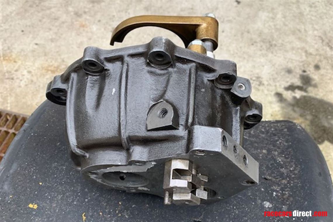 hewland-ftgbc-bearing-carrier