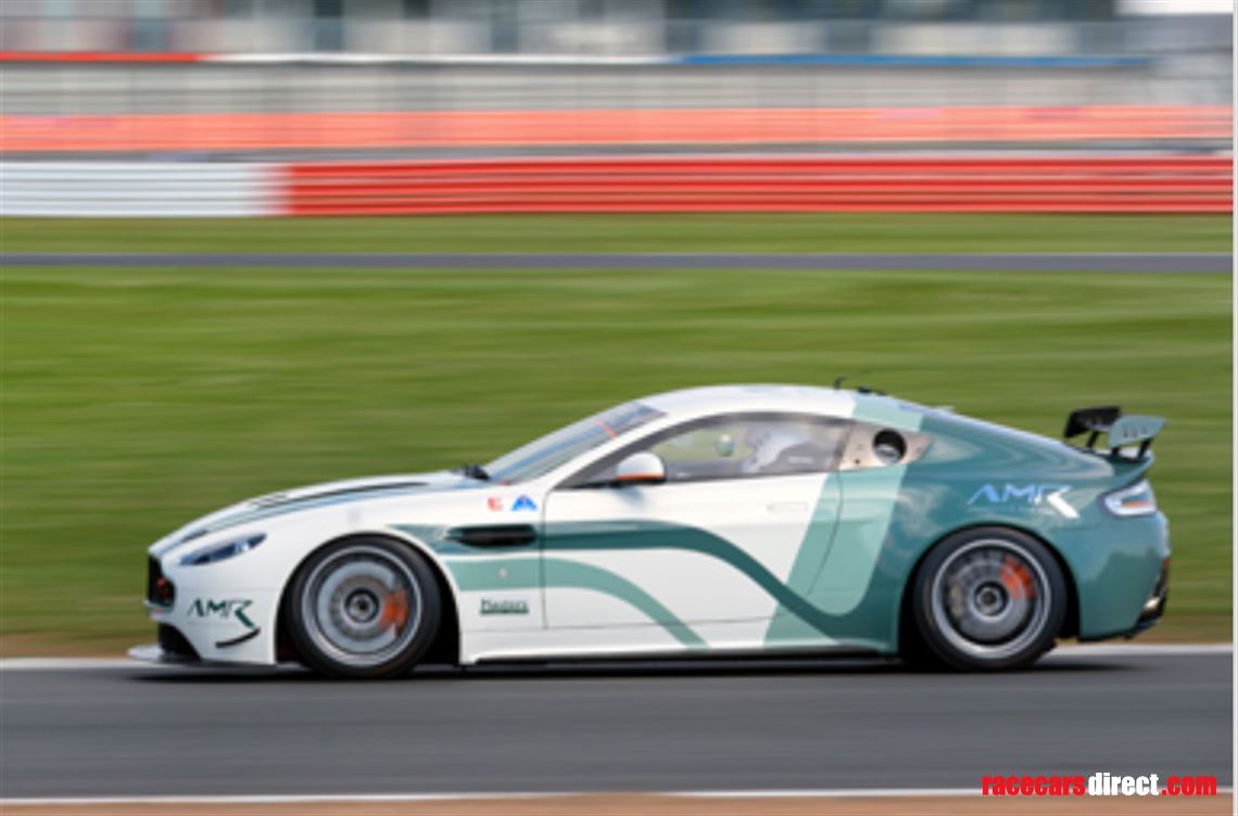 aston-martin-gt4-race-car