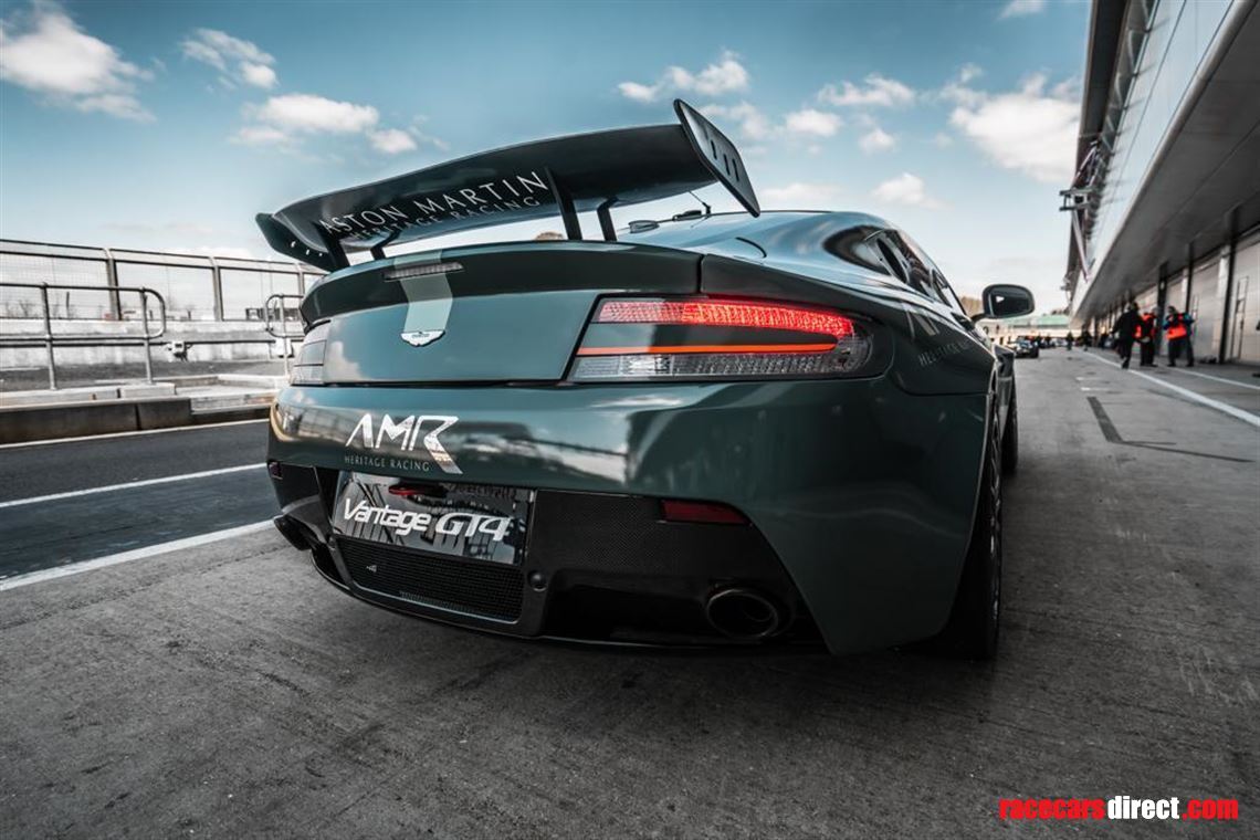 aston-martin-gt4-race-car