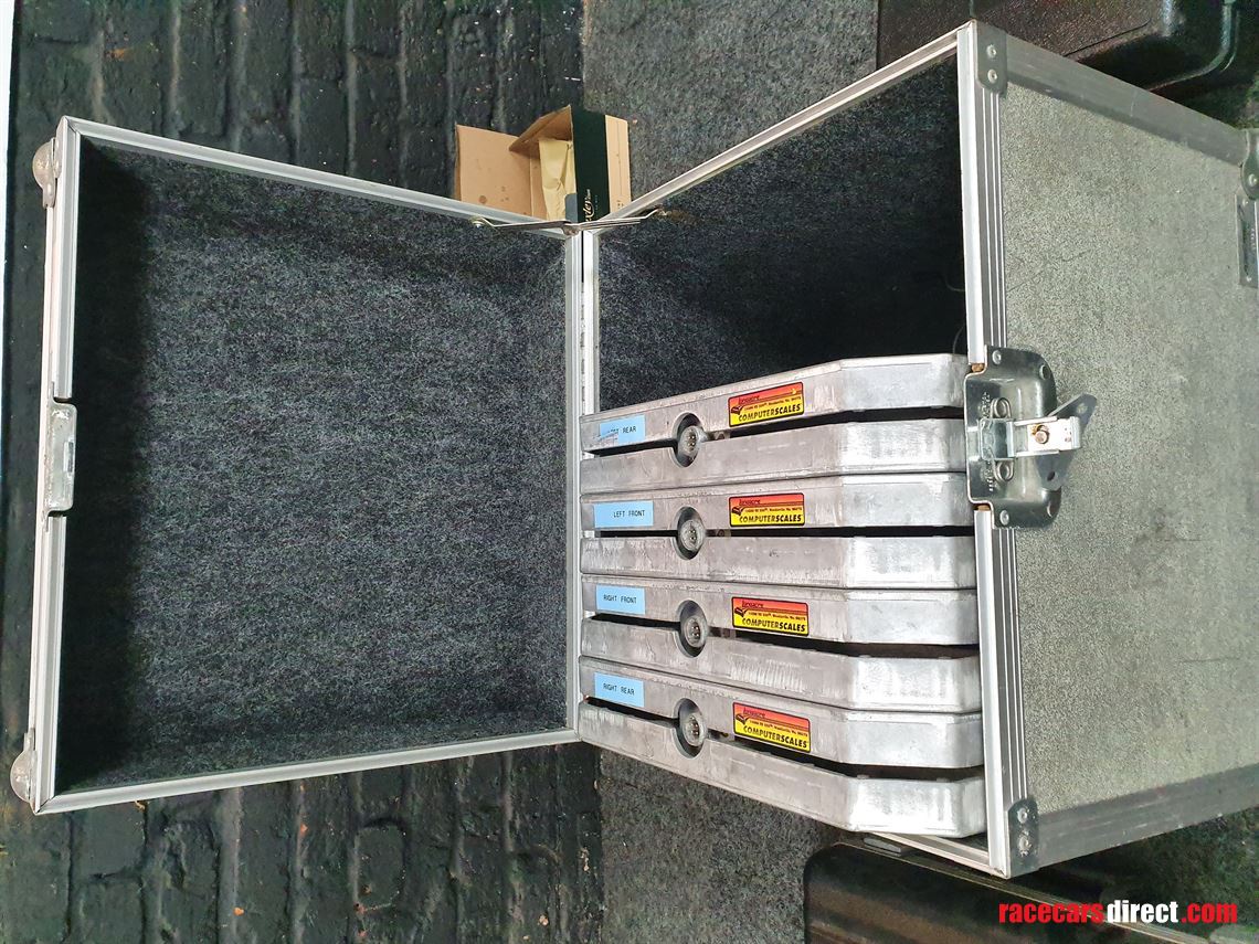 longacre-scale-set-2-computers-4-pads-roro-bo