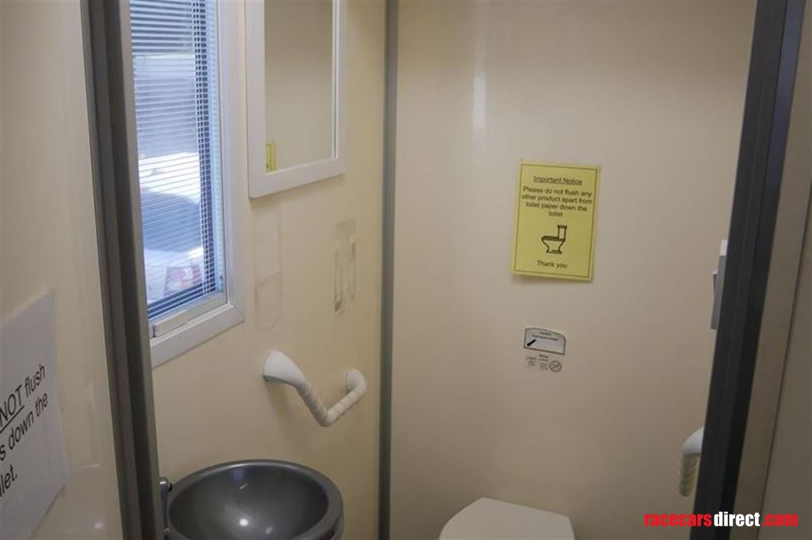 18-ton-rigid-mobile-office-or-workshop