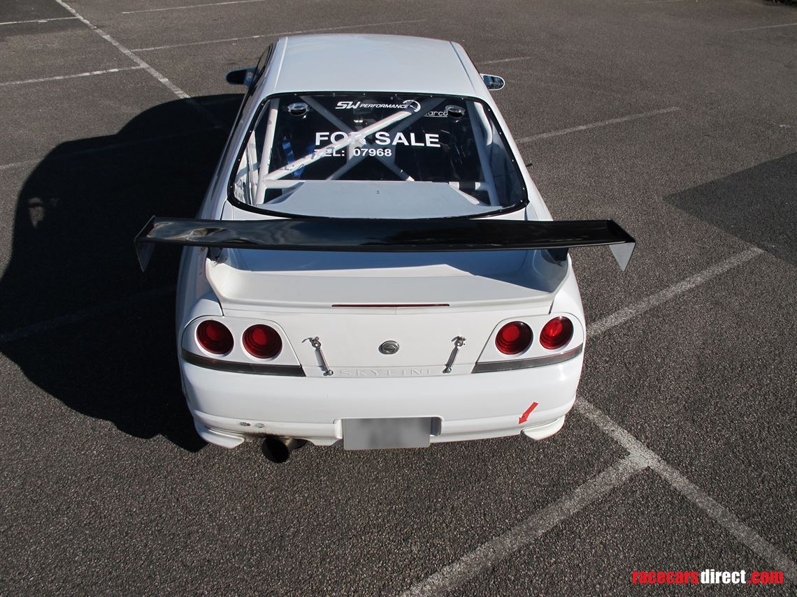 nissan-skyline-gtr-v-spec-racetrack-car