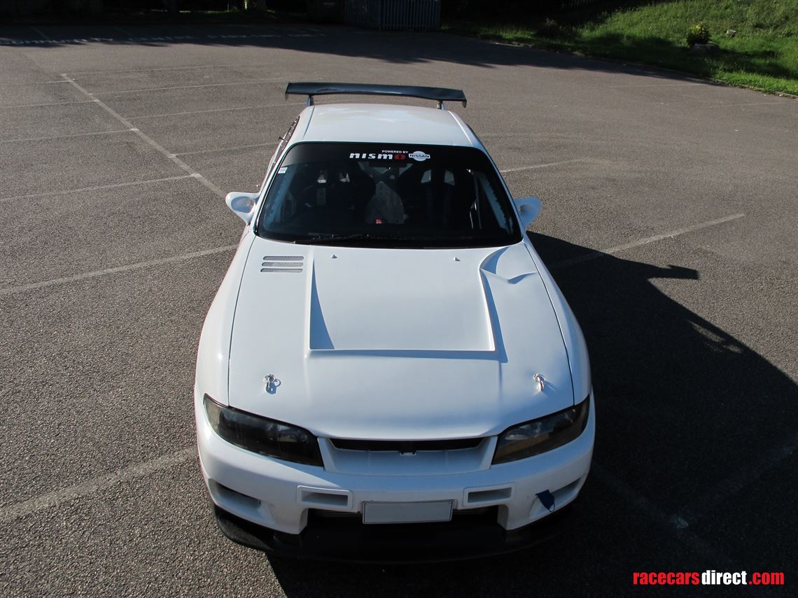 nissan-skyline-gtr-v-spec-racetrack-car