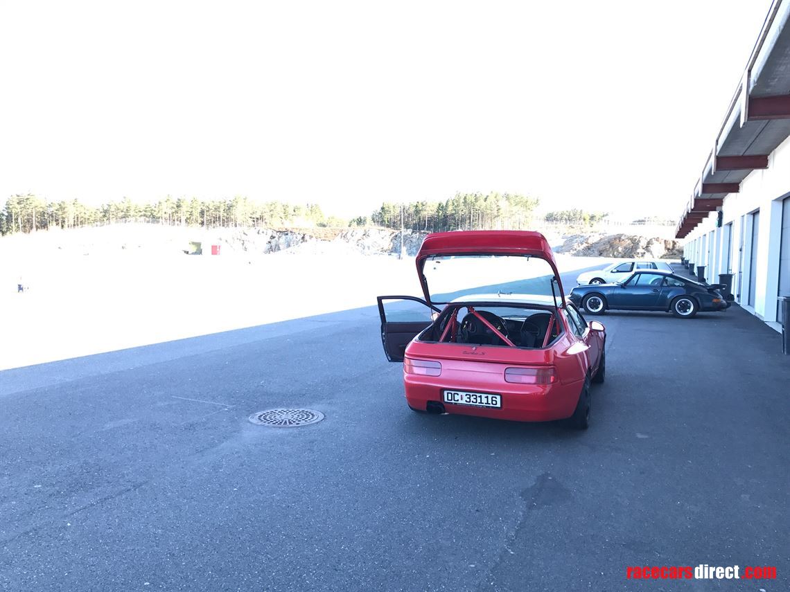 porsche-944-turbo-street-and-track-car