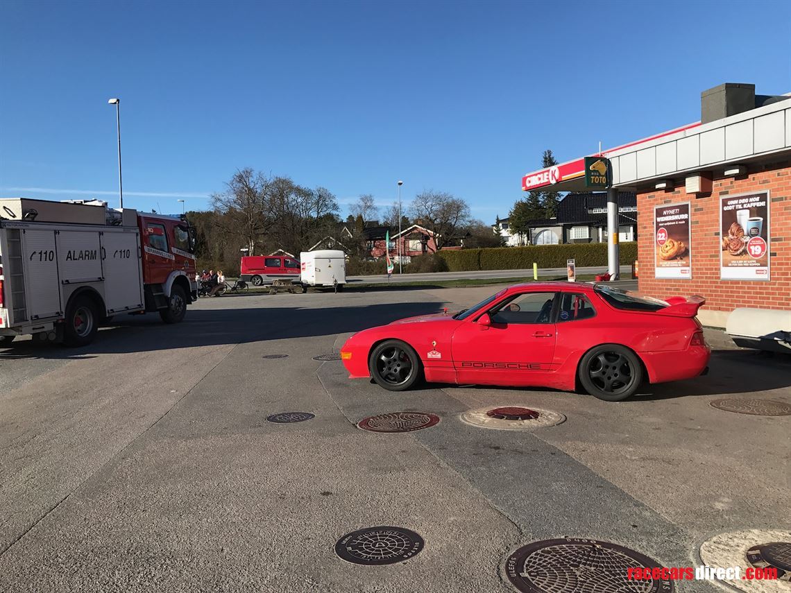porsche-944-turbo-street-and-track-car