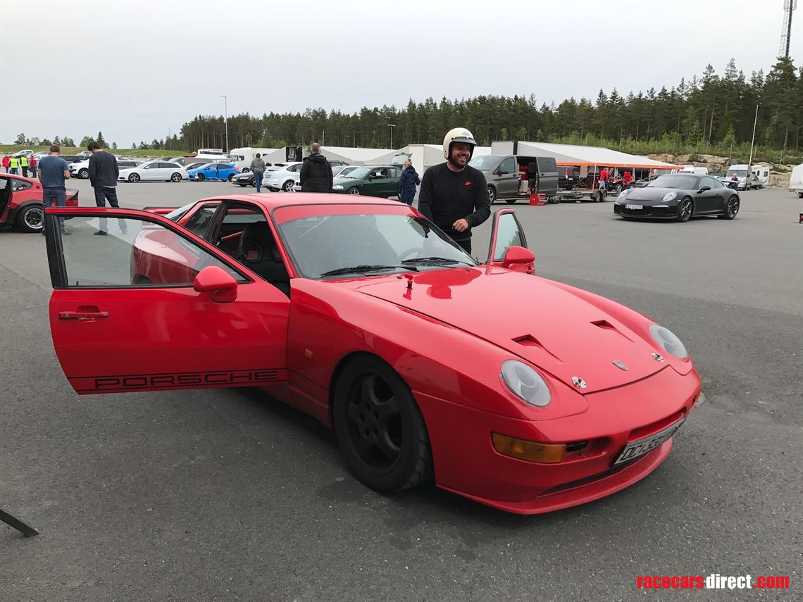 porsche-944-turbo-street-and-track-car