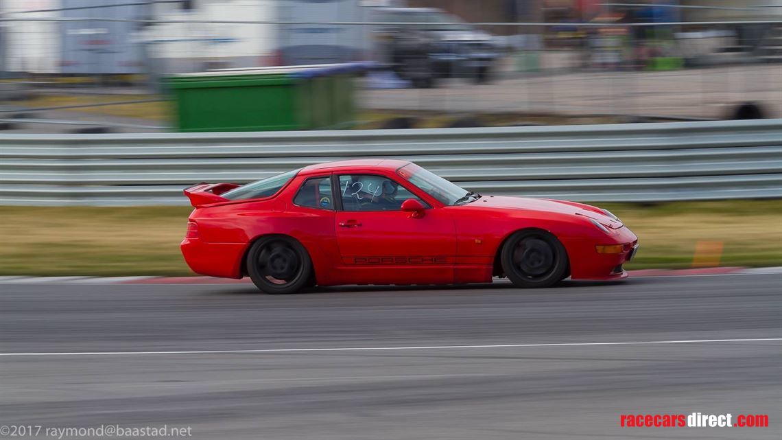 porsche-944-turbo-street-and-track-car