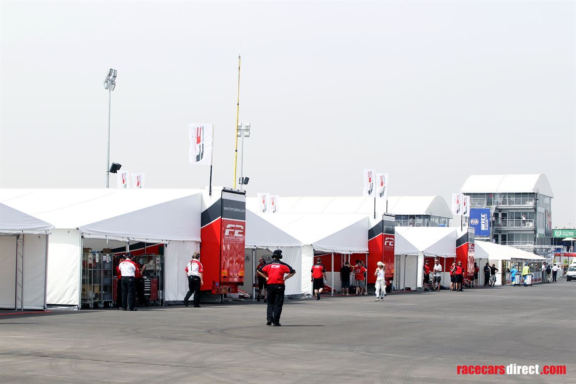 race-awnings---available-as-single-kit-or-in