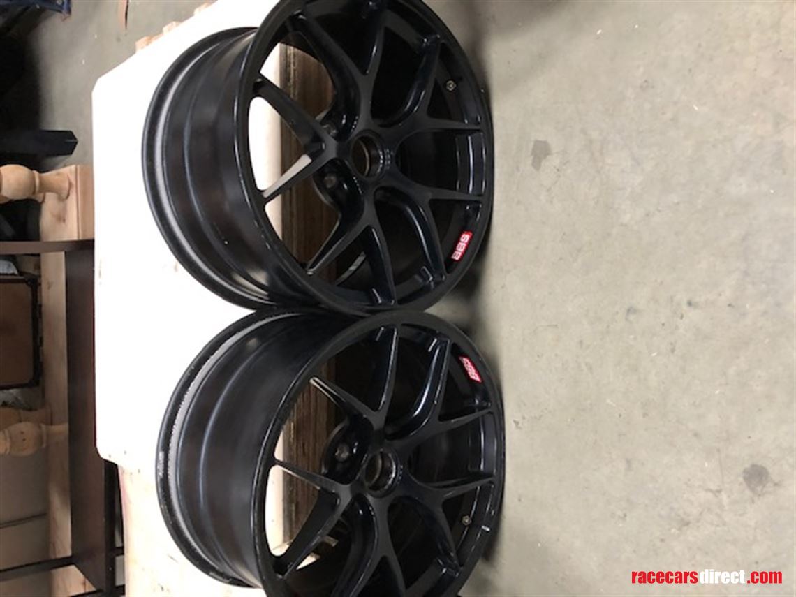 porsche-cayman-gt4-mr-wheels