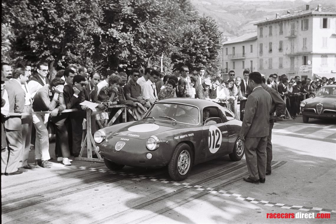 1961-abarth-1000-bialbero-record-monza-zagato