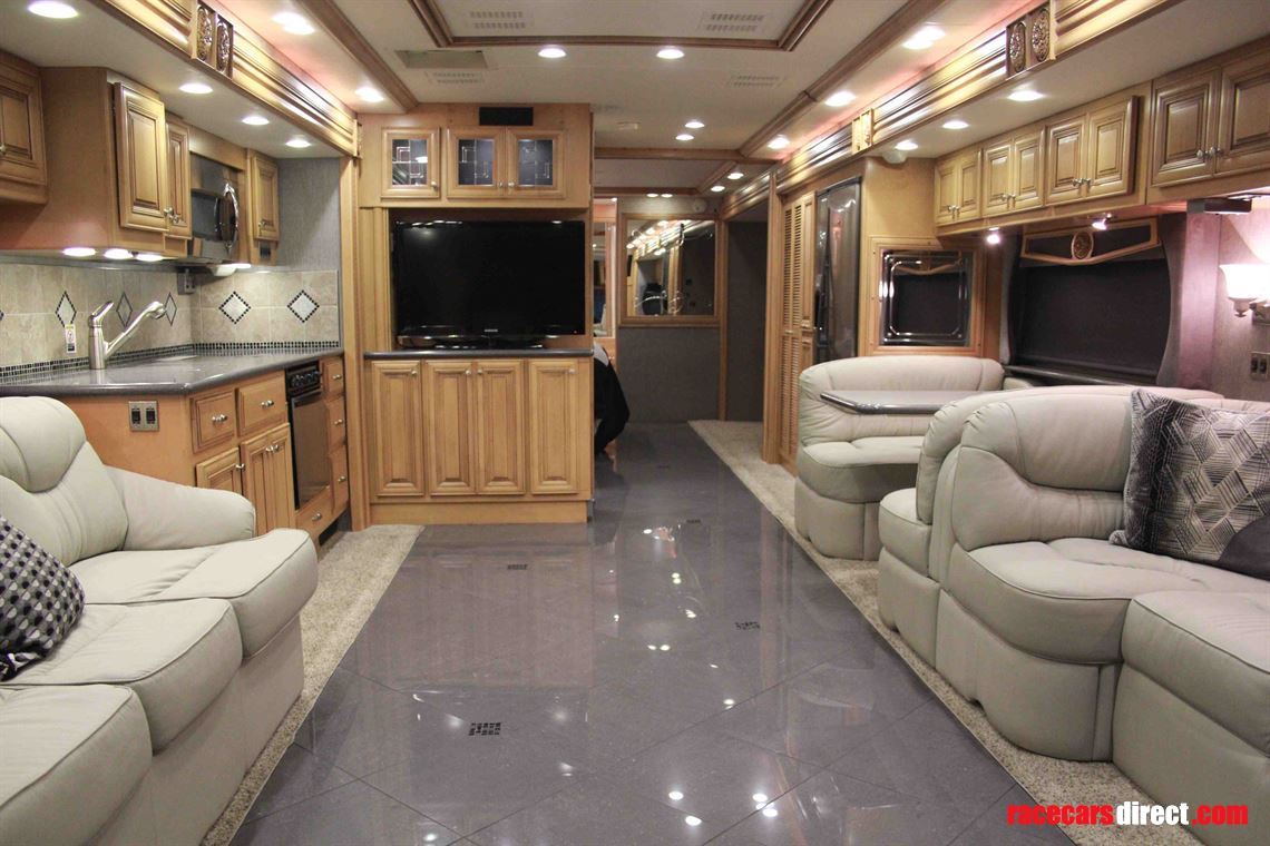 american-coach-revolution-42w