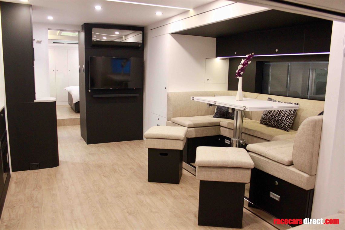 new-stx-motorhome-with-3-pop-outs
